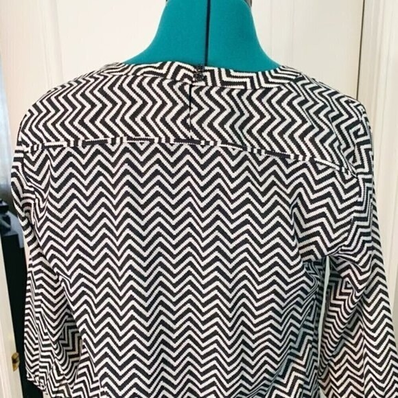 French Connection 3/4 Sleeve Keyhole Casual Career Lightweight Printed Blouse - Picture 12 of 15